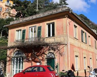 Hostel Bosmi Bed&Language Liguria - Sori - Building