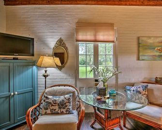 Historic Baton Rouge Vacation Rental 6 Mi To Lsu! - Baton Rouge - Living room