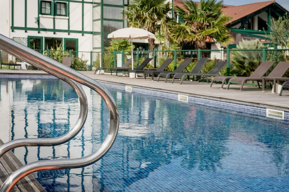 إبيس ستايلز سانت جين دي لوز دونيباني - سان-جان-دو-لوز - حوض السباحة