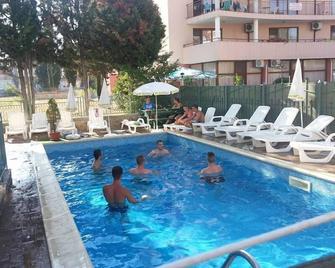 Family Hotel Romantik - Sunny Beach - Pool