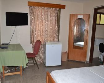 Hi-Haven Hotel, Akosombo - Akosombo - Bedroom