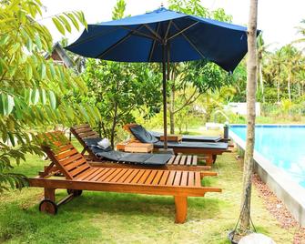 Steps Garden Resort - Negombo - Havuz