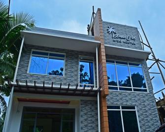 OYO 712 Island Hop Nido Hostel - El Nido - Building