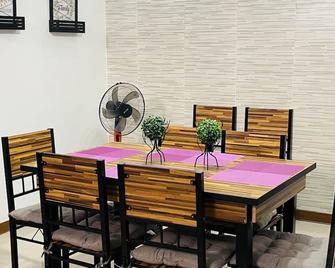 D'waldz Villa 2 Tagaytay - Tagaytay - Salle à manger