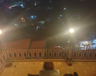 Shalimar Hotel Muzaffarabad - Muzaffarabad - Balcony
