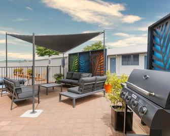Jetpark Hotel Rotorua - רוטורואה - מרפסת