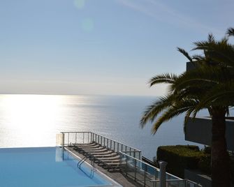 Sea view apartment - Cap-d’Ail - Pool