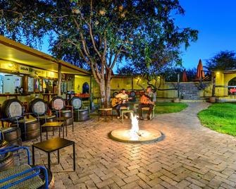 Etosha Safari Camp - Okaukuejo - Patio