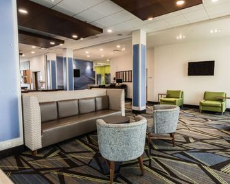 Holiday Inn Express & Suites Edmonton N - St. Albert By IHG - Saint Albert - Building