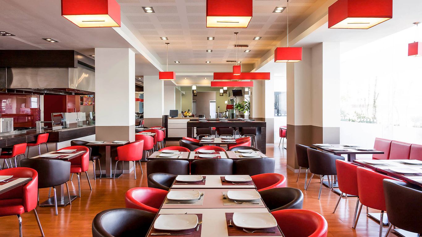 ibis Juarez Consulado