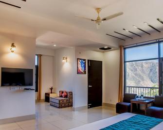 Terrace Retreat - Kasauli - Sala de estar