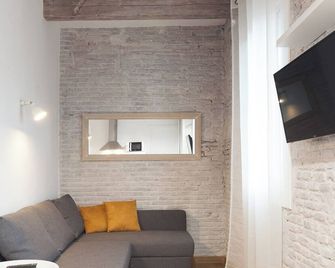 Flat with balcony next to the beach, SV - Barcelona - Wohnzimmer