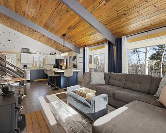 Grizzly Peak Getaway - Red Lodge - Huiskamer