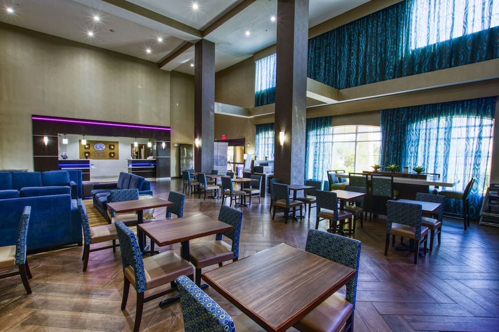 Comfort Suites Waco North - Near University Area thumbnail 3