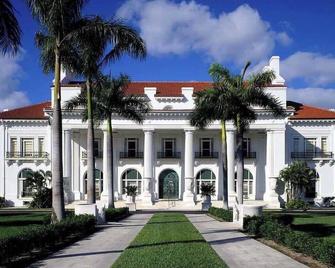 Buttercup - Charming Home on Quiet Street Near the Convention Center - West Palm Beach - Edificio