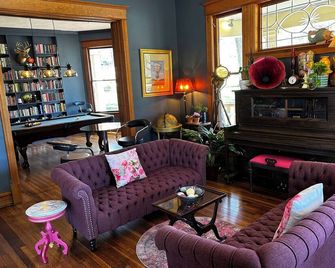 Netherfield Place - Paola - Lounge