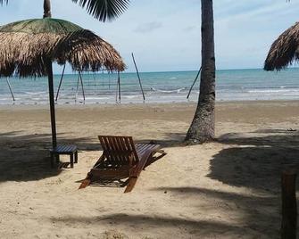 Peace & Love Beach Club - Roxas - Playa