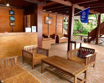 MC Bunaken Padi Dive Resort - Manado - Resepsjon