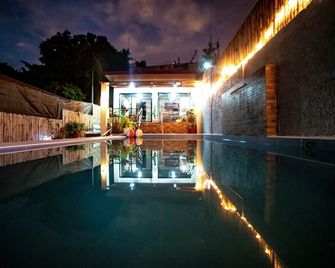 Exclusive Beach House & Private Pool - Lobo - Piscina