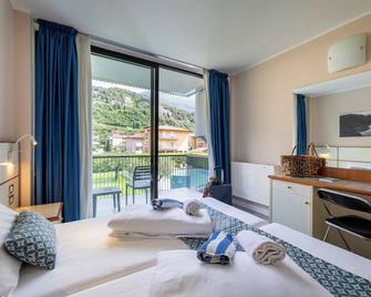 Hotel Holiday Sport & Relax - Nago–Torbole - Habitación