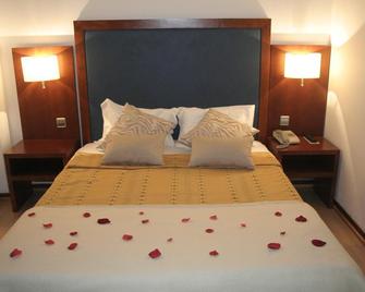 Hotel Samasa Fundao - Fundão - Schlafzimmer