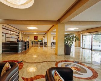 Days Hotel by Wyndham Baku - Baku - Aula