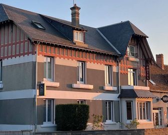 Logis Hôtel Le Saint Florent - Mont-près-Chambord - Budova