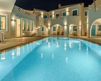 Nikolas Hotel - Karterados - Pool