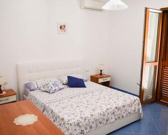 Appartamenti Le Giare Acciaroli - Acciaroli - Camera da letto