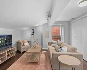 Studio steps to Soccer and OTR and Downtown - Cincinnati - Soggiorno