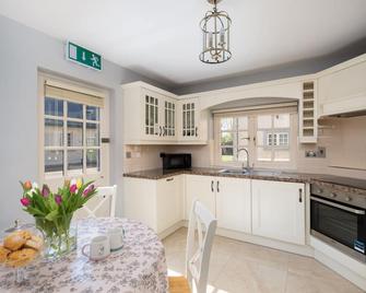 The Old Schoolhouse Of Warren Lodge - Dromod - Kitchen