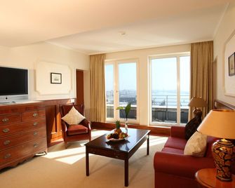 Atlantic Hotel Wilhelmshaven - Wilhelmshaven - Olohuone