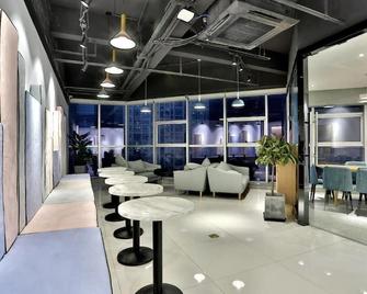 Hangzhou Infinity Youth Hostel - Hangzhou - Lobby