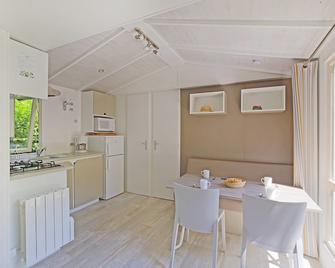 Huttopia Millau - Millau - Dining room