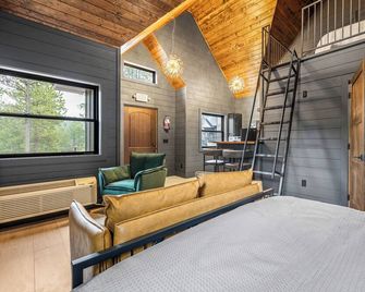 Modern Black Hills Cabin · Romantic Getaway · Hot Tub · Near Deadwood - Sturgis - Slaapkamer