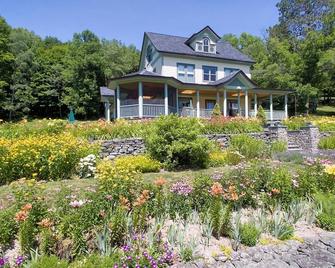 Breezy Hill Inn - Fleischmanns - Edificio
