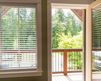 Windrush Country Estate\nLuxury 2BR Private\n\n\n5☆\n - Nanaimo - Balkon