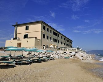 Hotel Il Brigantino - Porto Recanati - Edificio