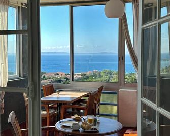 Hôtel Azur - Le Lavandou - Μπαλκόνι