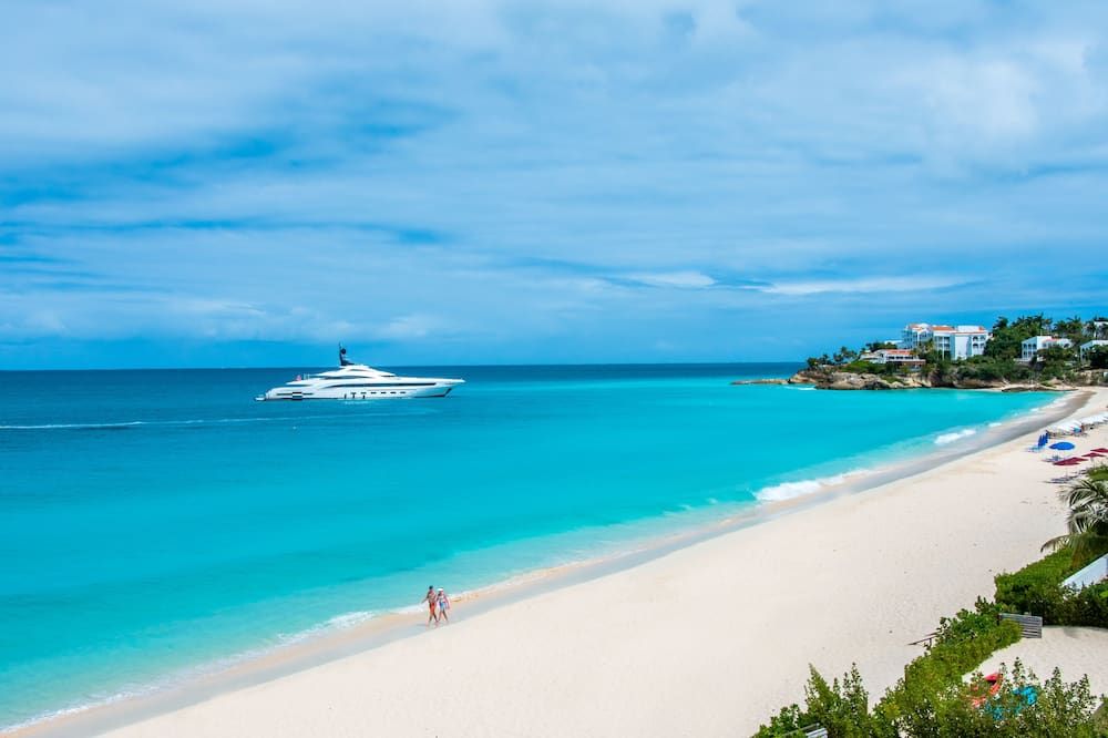 Luxury 1-Bedroom + Hot Tub at Award-Winning Tranquility Beach on Meads Bay Beach - West End Village - Playa