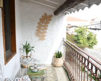 Mahzen Alacati - Alacati - Balcón