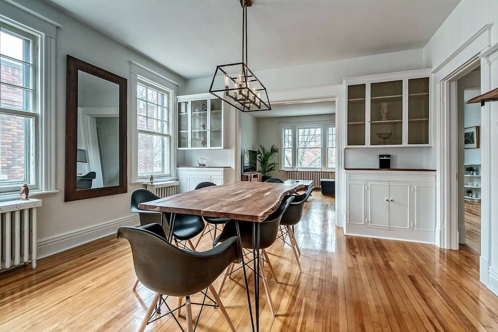 Unique, Newly Renovated And Spacious 1600 Square Foot Apartment. - קוויבק סיטי - חדר אוכל
