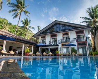 Microtel by Wyndham Boracay - בורקאי - בריכה