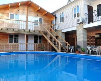 Guest house Liana - Anapa - Pool