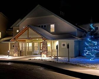 Luxurious 3 Bedroom Presidential - Jeffersonville - Building