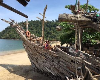 Phuree Hut - Ko Payam