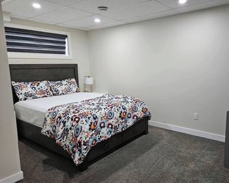 Fully Furnished Basement Unit – Private Entrance Included - Winnipeg - Bedroom