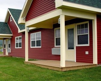 Island Sunset Resort - Margaree Harbour - Building