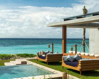 Cap Karoso Sumba - a member of Design Hotels - Tambolaka - Playa