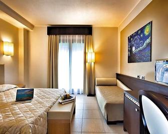 Lu' Hotel Carbonia - Carbonia - Bedroom